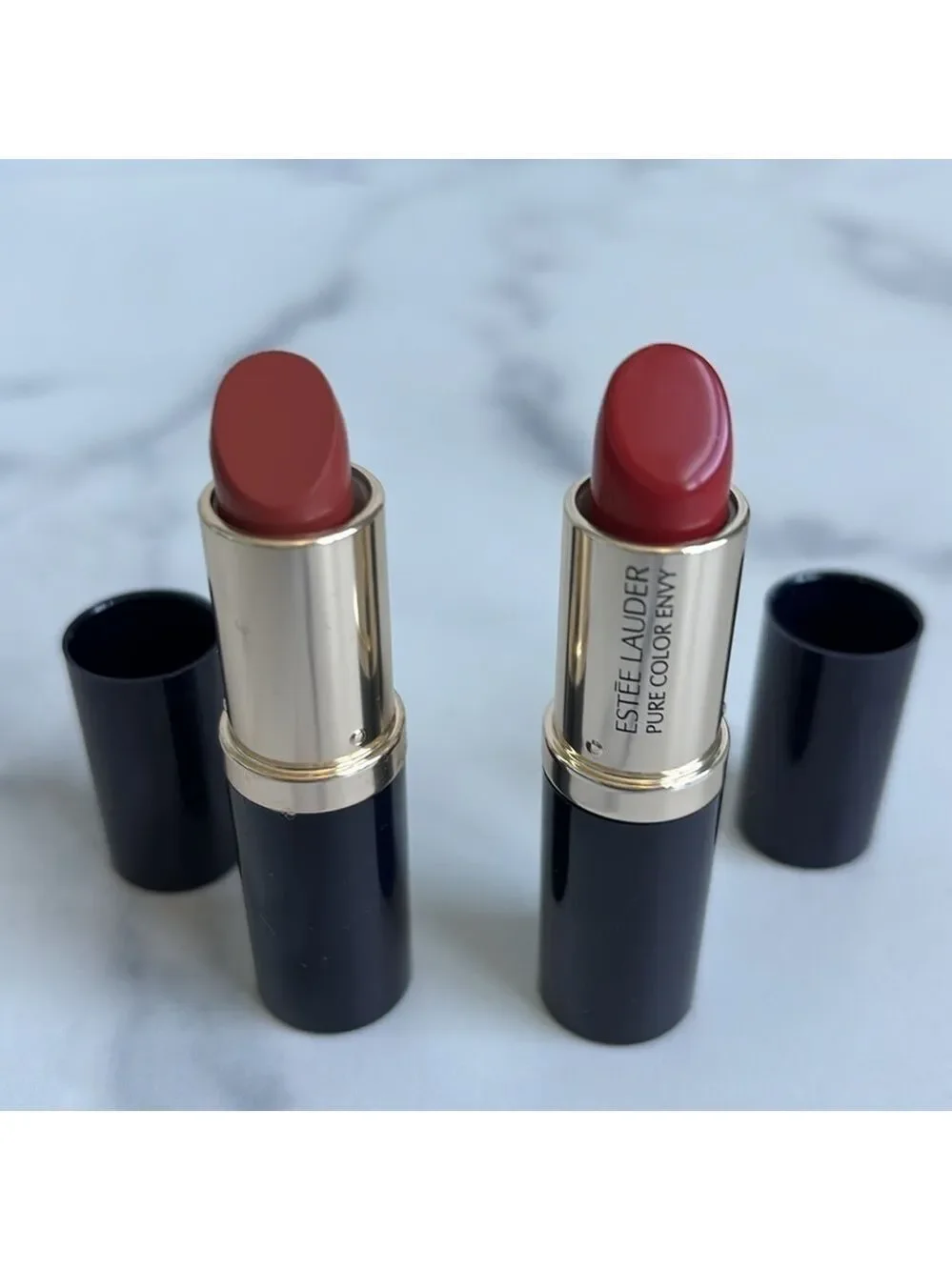 Set of Two Este Lauder Pure Color Lipsticks Rebellious Rose and Tumultuous Pink